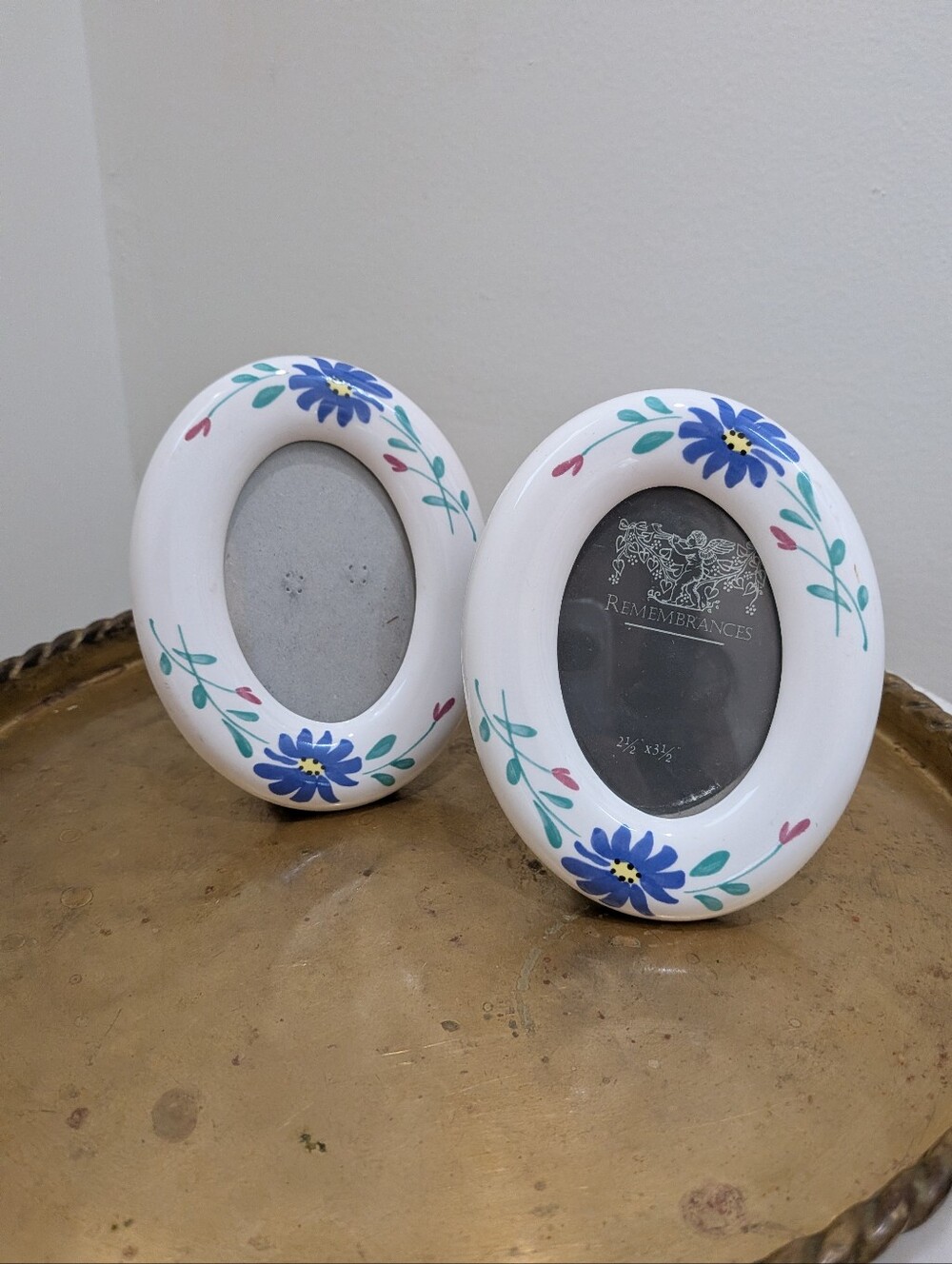 (2) Vintage Remembrances White Ceramic Oval Frames 2.5"X 3.5"